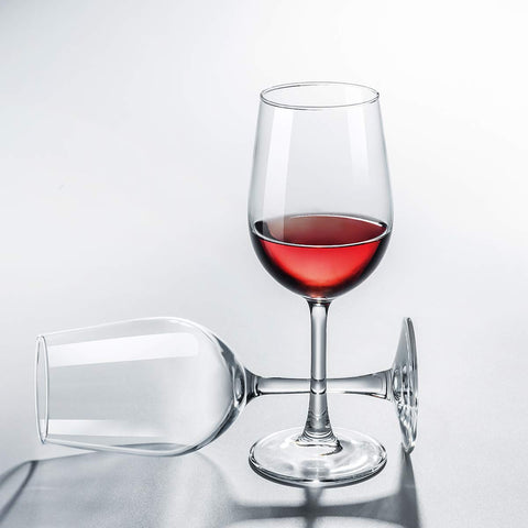 PARACITY Christmas gift-ready wine glass set on a festive table