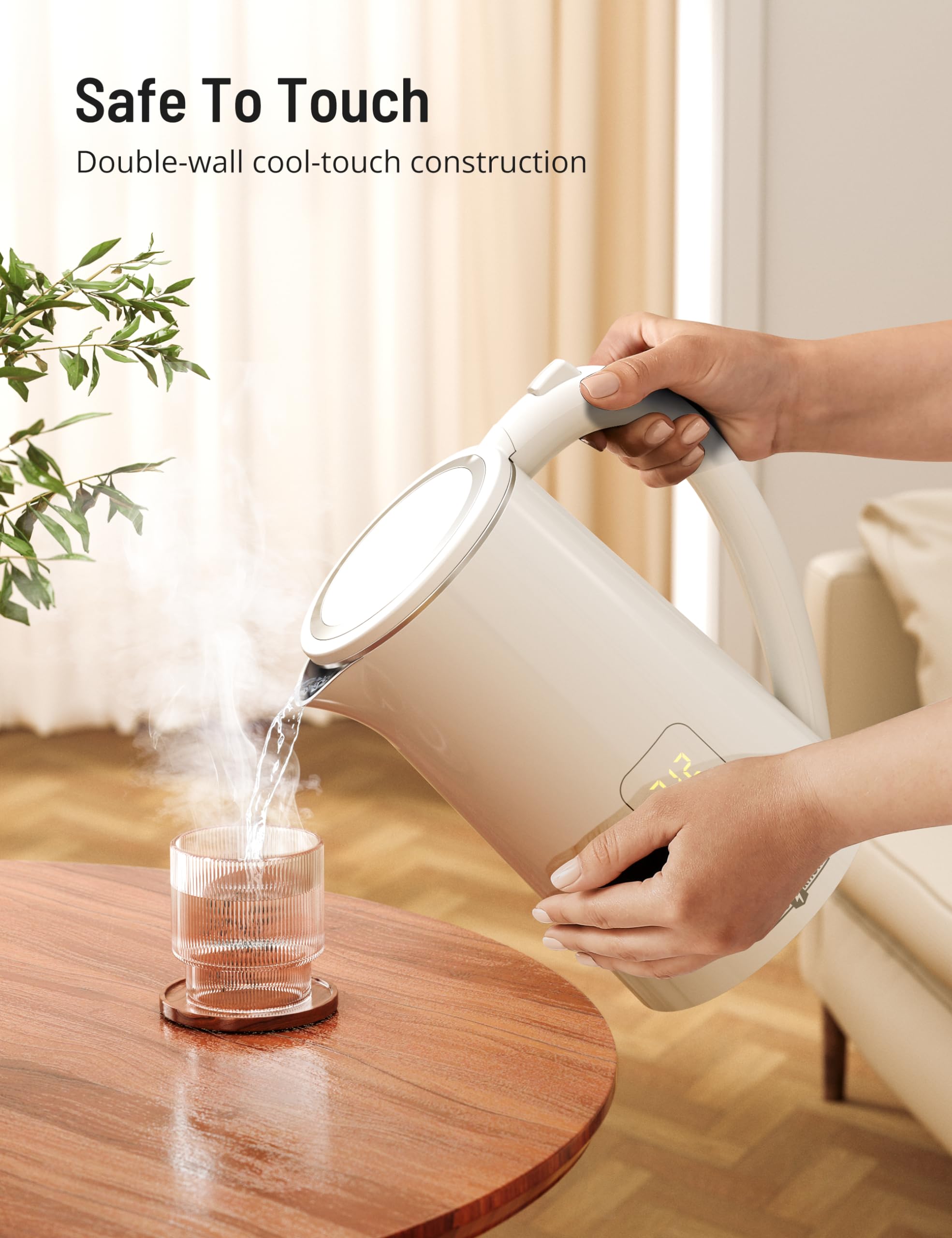 Automatic shut-off and boil-dry protection in the PARIS RHÔNE electric kettle.