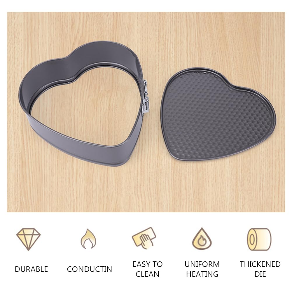 Parthan leakproof buckle prevents leaks for clean, precise cake edges.