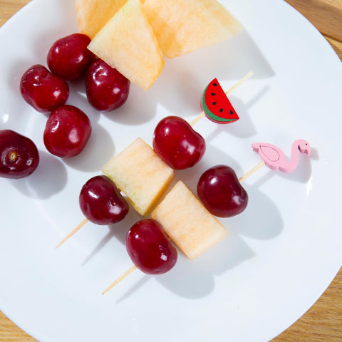 PartyHippo 200-pack provides ample quantity for weddings and BBQs.