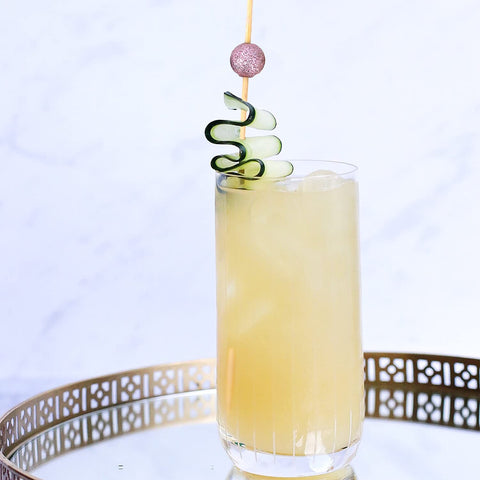 PARTYHIPPO bar-garnish picks add decorative touches to drinks.