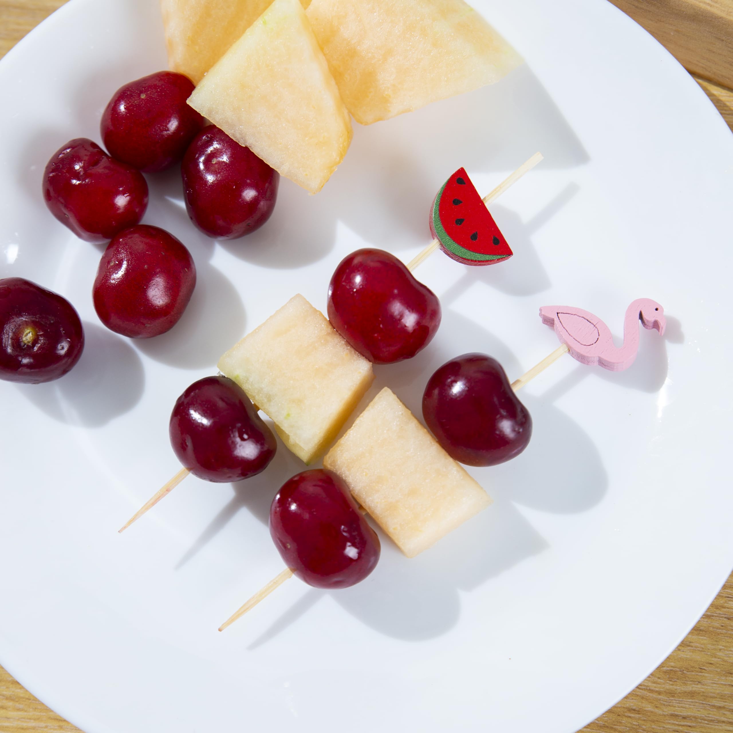 PARTYHIPPO disposable party picks enable quick cleanup after events.