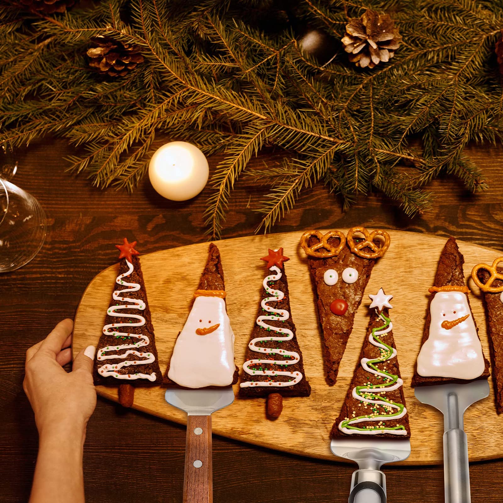 Patelai serrated-edge pie server, clean cuts through crusts and layered desserts.