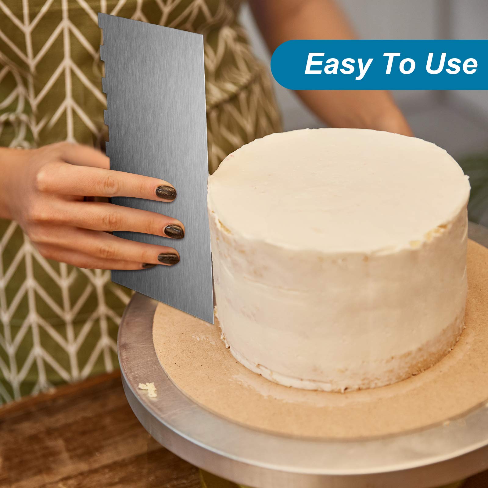 Patelai smooth edge tool helps achieve even, polished cake edges.