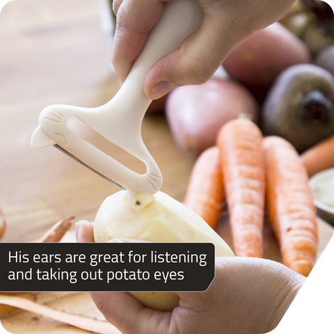 Peleg Design CatPeeler carrot peeling, with sharp stainless steel blade.
