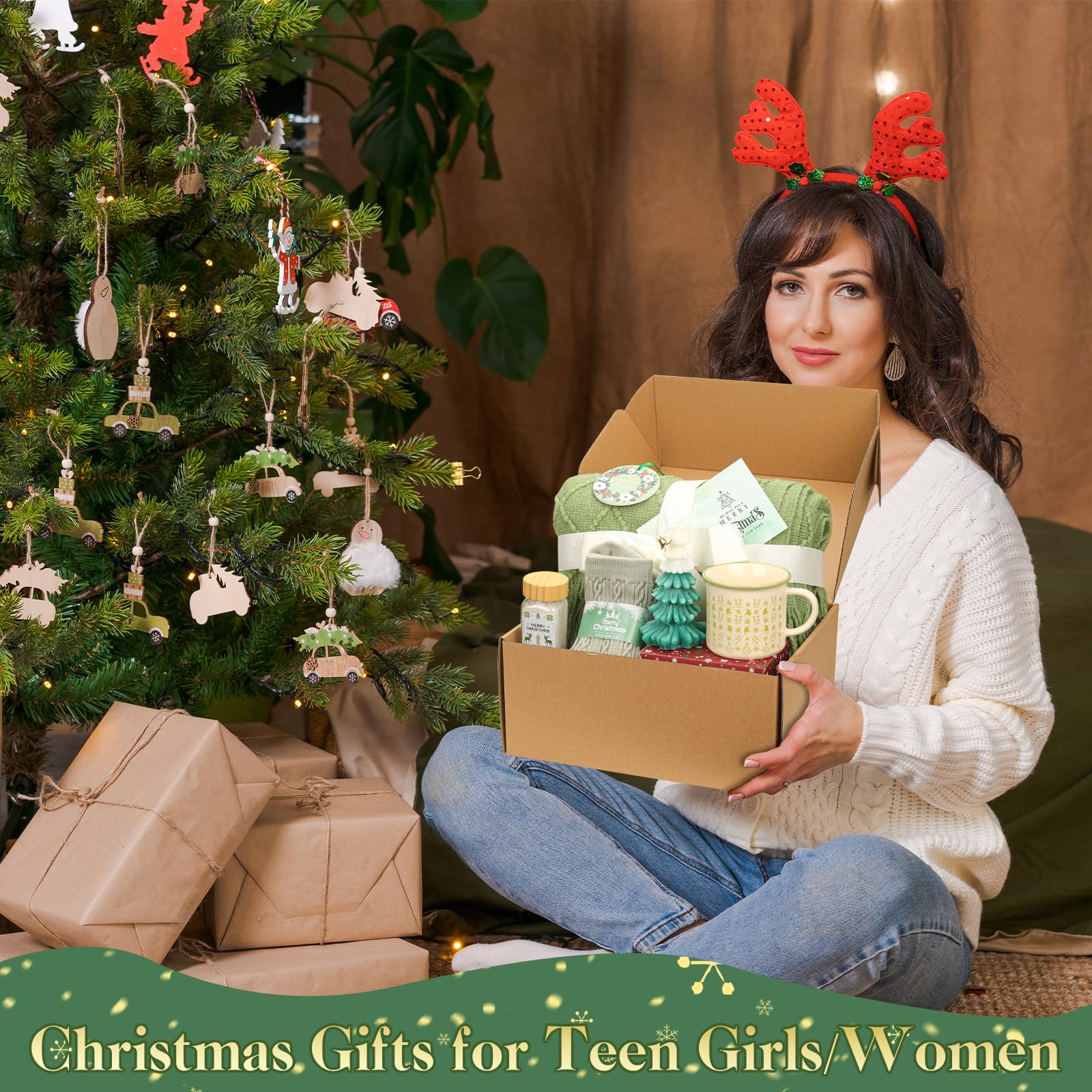 Pengtai mini Christmas tree ornament to complete the festive gift.