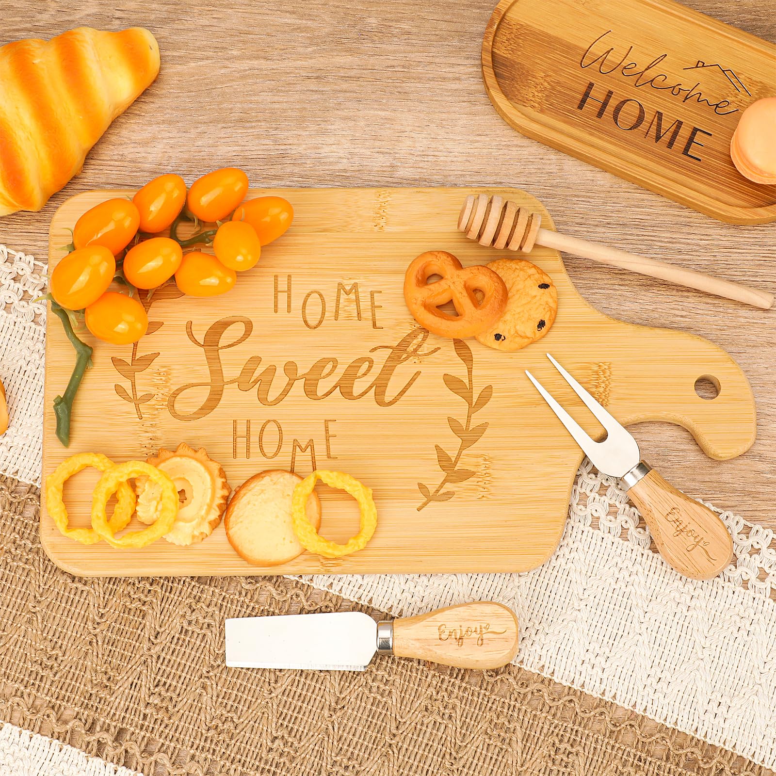 Pengtai coasters set protects surfaces during meals and conversations