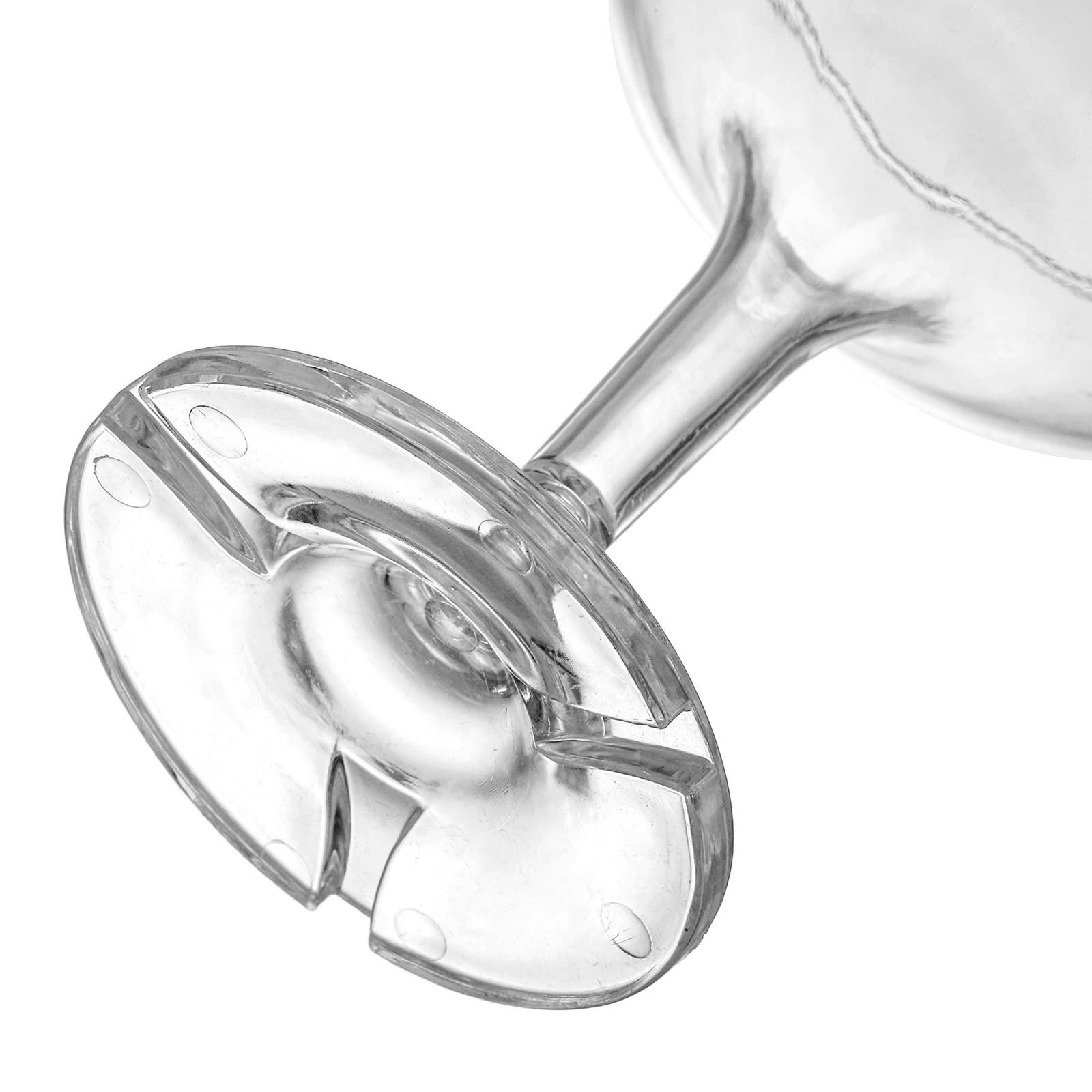 Peohud champagne cups provide safe, outdoor-friendly use.