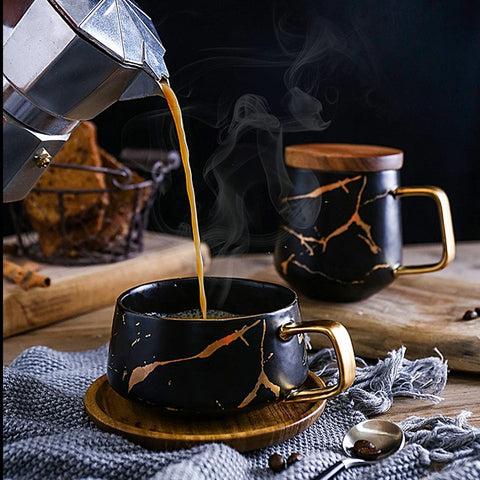 Peohud matte glaze and marble pattern elevate table aesthetics.