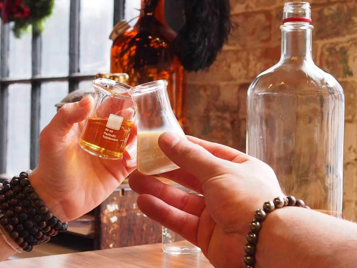 Periodic Tableware erlenmeyer flasks pack showcases durable borosilicate construction for reusable partyware