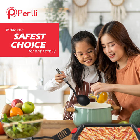 PERLLI pizza crisper pan delivers crispy crusts