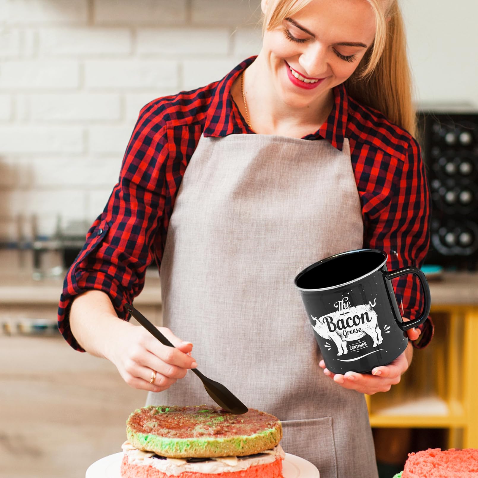 PGYARD enamel container cools quickly and fits a farmhouse kitchen aesthetic.