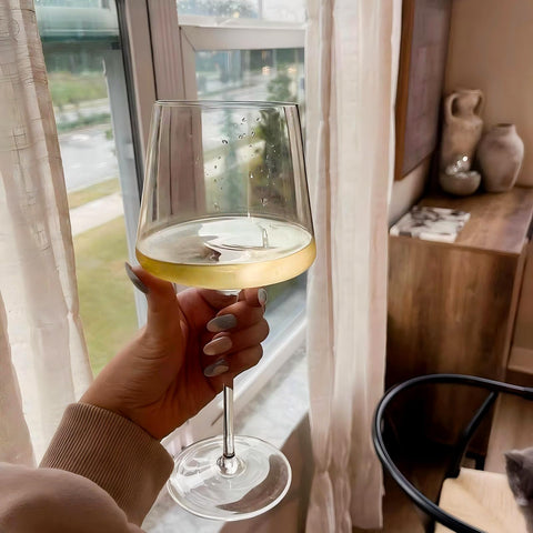 Physkoa hand-blown wine glasses show artisanal craftsmanship and weighty feel