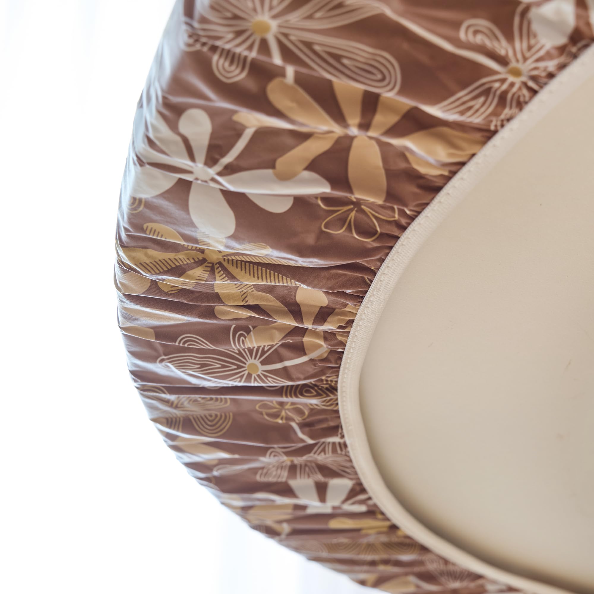 Pioggia indoor-outdoor tablecloth appropriate for both home and outdoor dining
