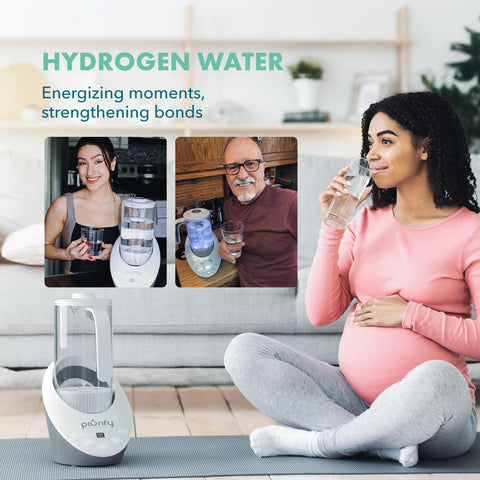 PIURIFY pitcher in use demonstrates convenient daily hydration