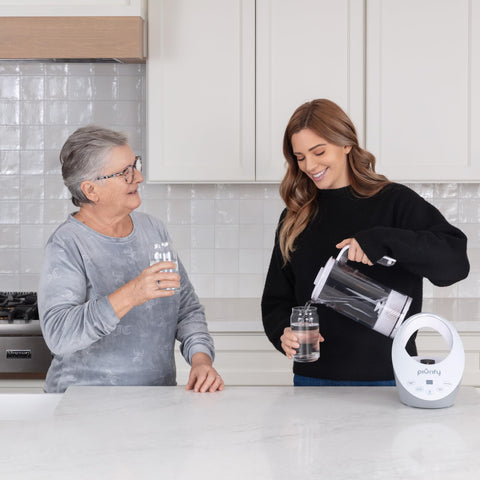 PIURIFY touch-control panel on the pitcher surface for easy operation.