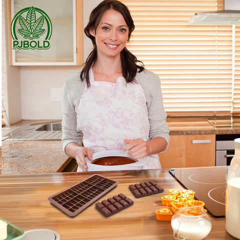 PJ Bold freezer-friendly mold ideal for frozen treats and ice cubes.