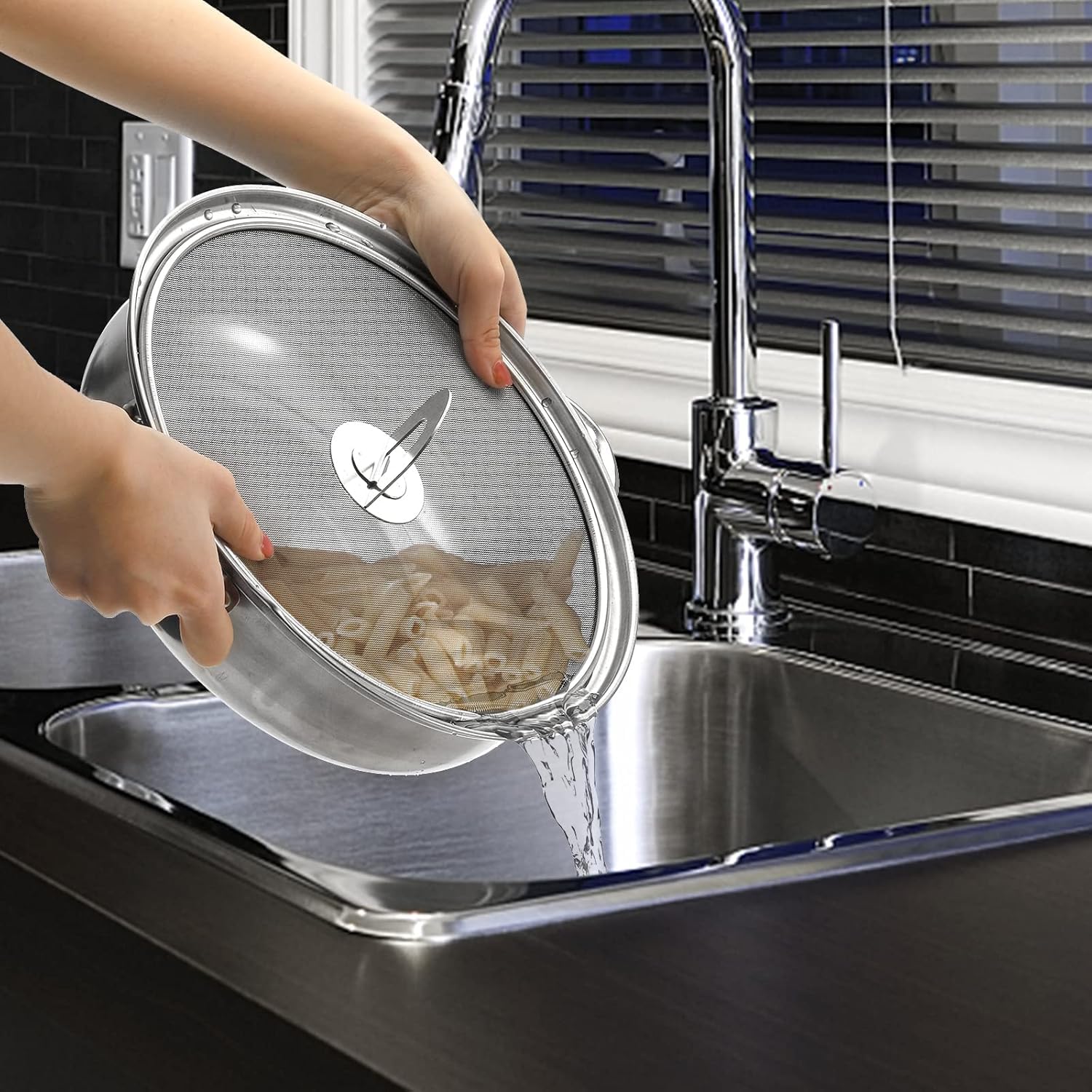 PLACHIDAY splatter screen 11.5-inch fits larger pans for mess-free cooking