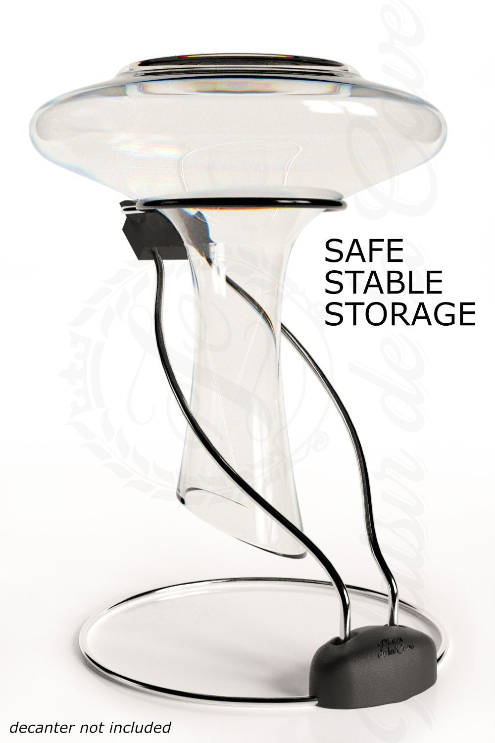 Plaisir de la Cave folding rack design saves kitchen storage space.