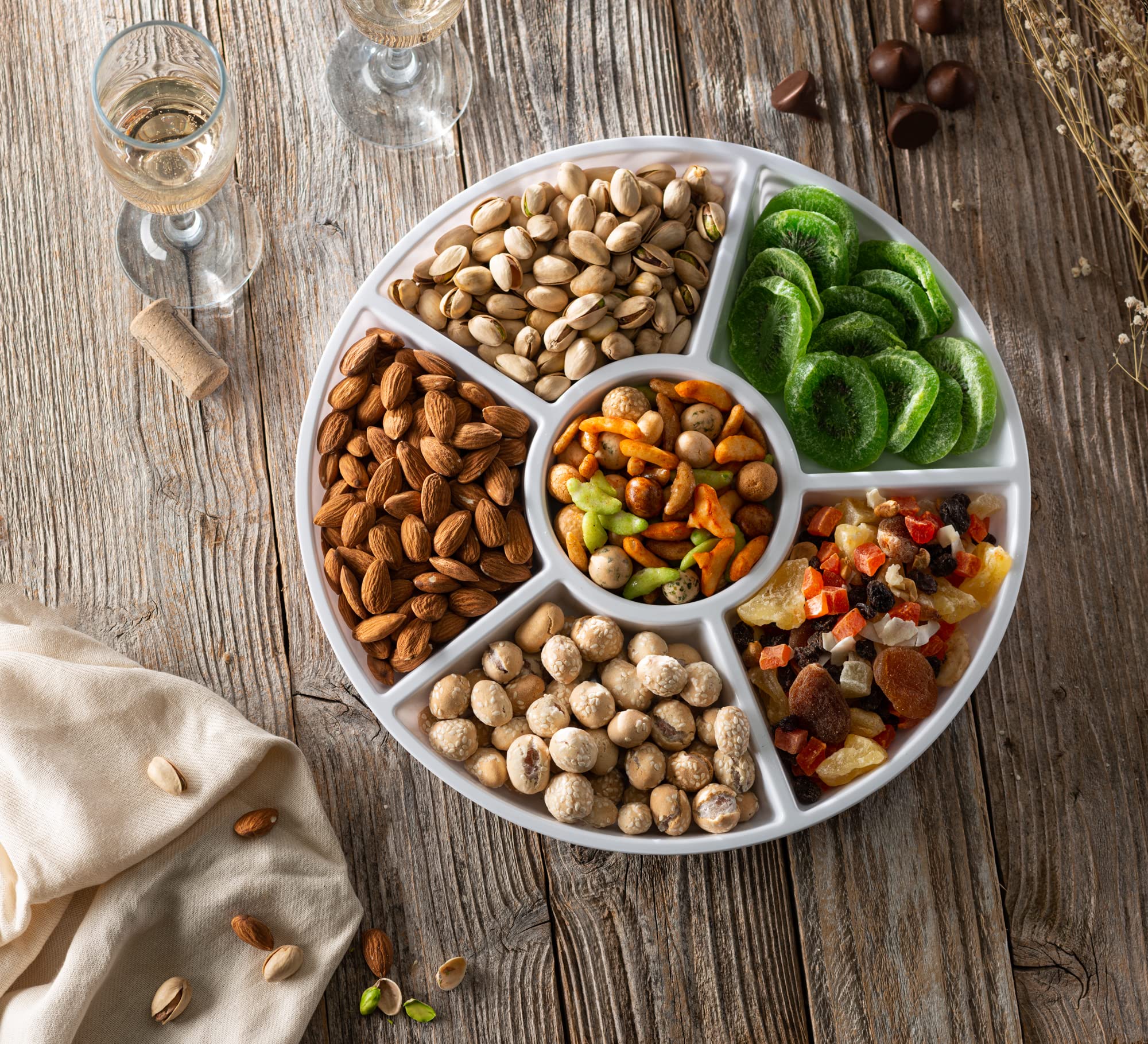 Plasticpro heavyweight plastic tray designed for durability and reuse.