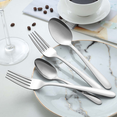 Pleafind dining-room setup at table shows versatile use.