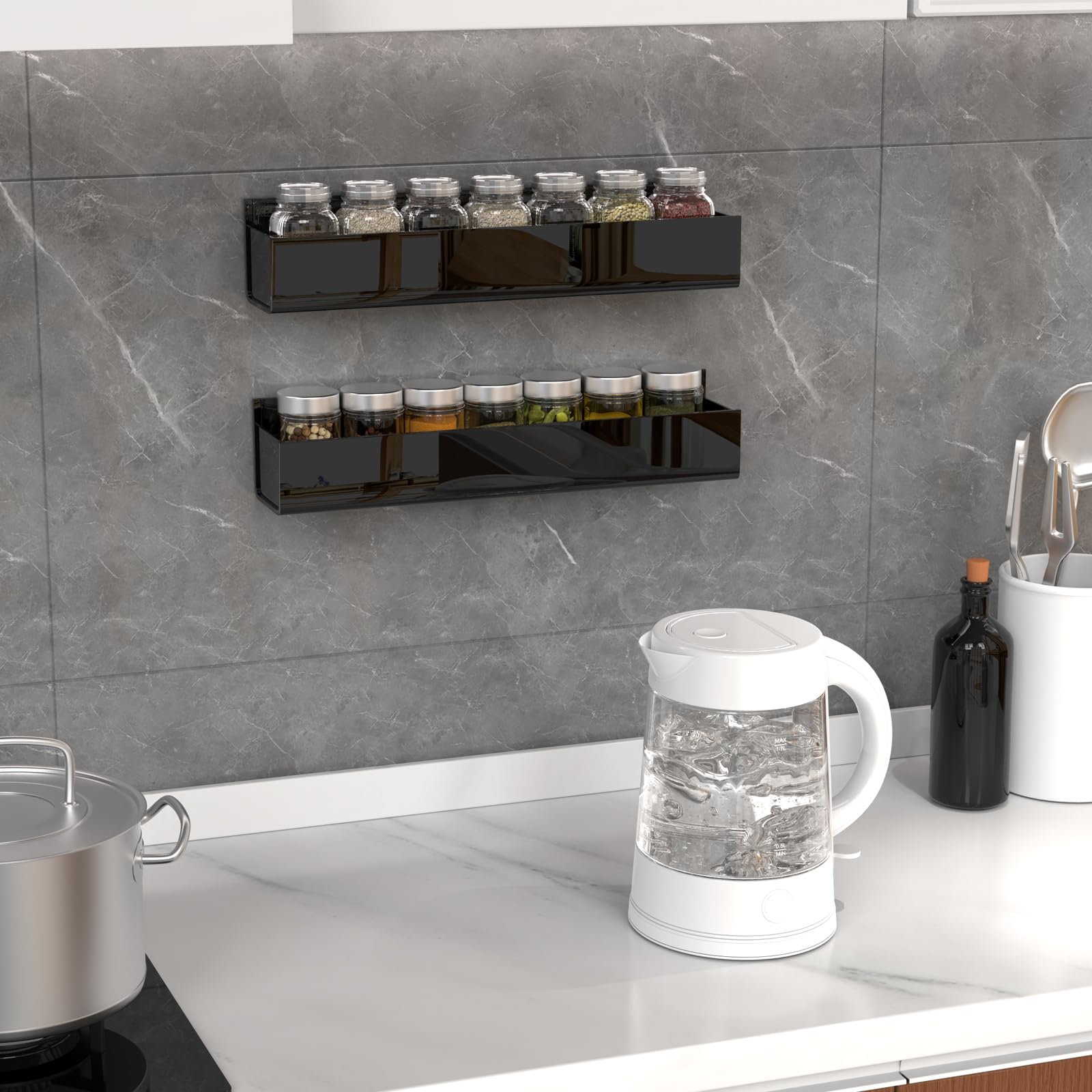 PMMASTO spice rack with end caps protecting jars and preventing slips