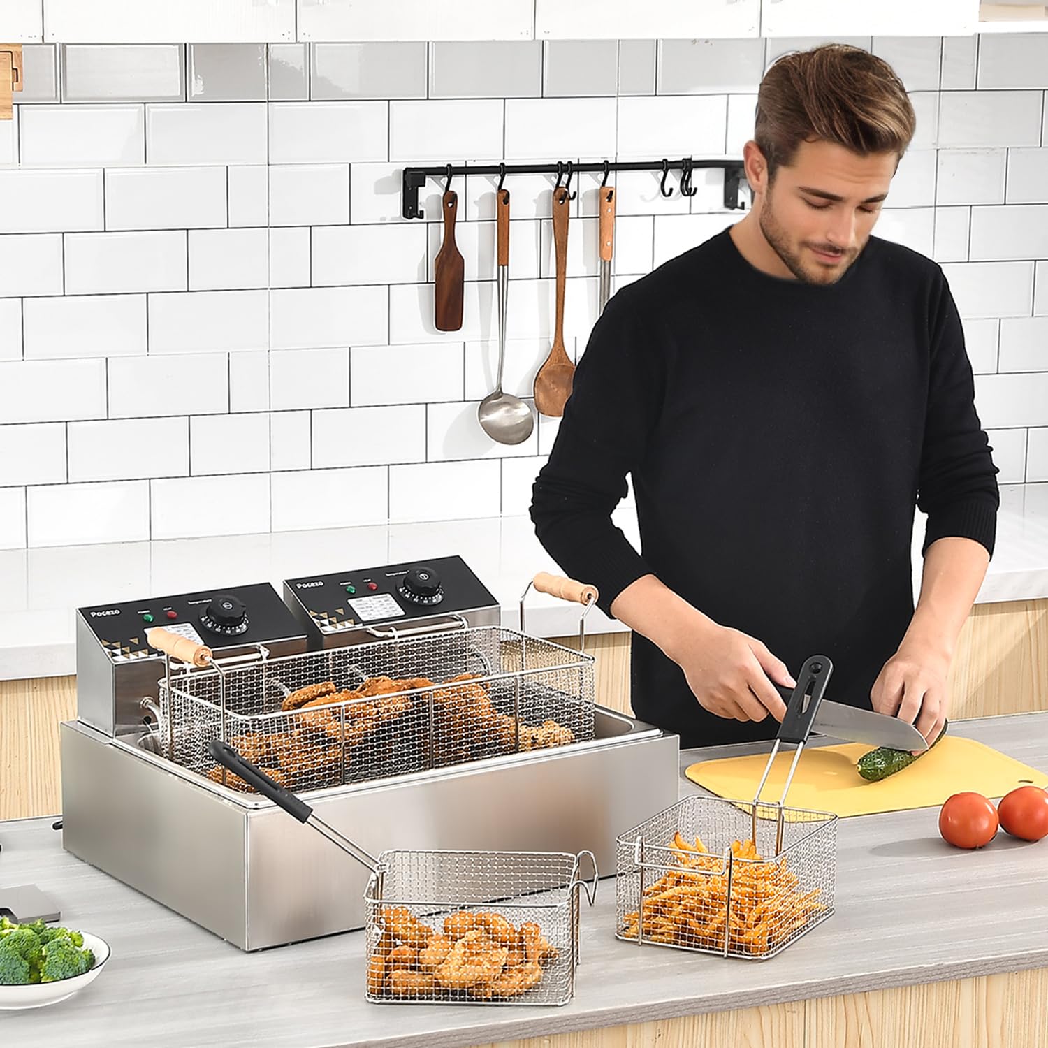 Pocezo fryer with adjustable thermostat for precise frying temperatures.