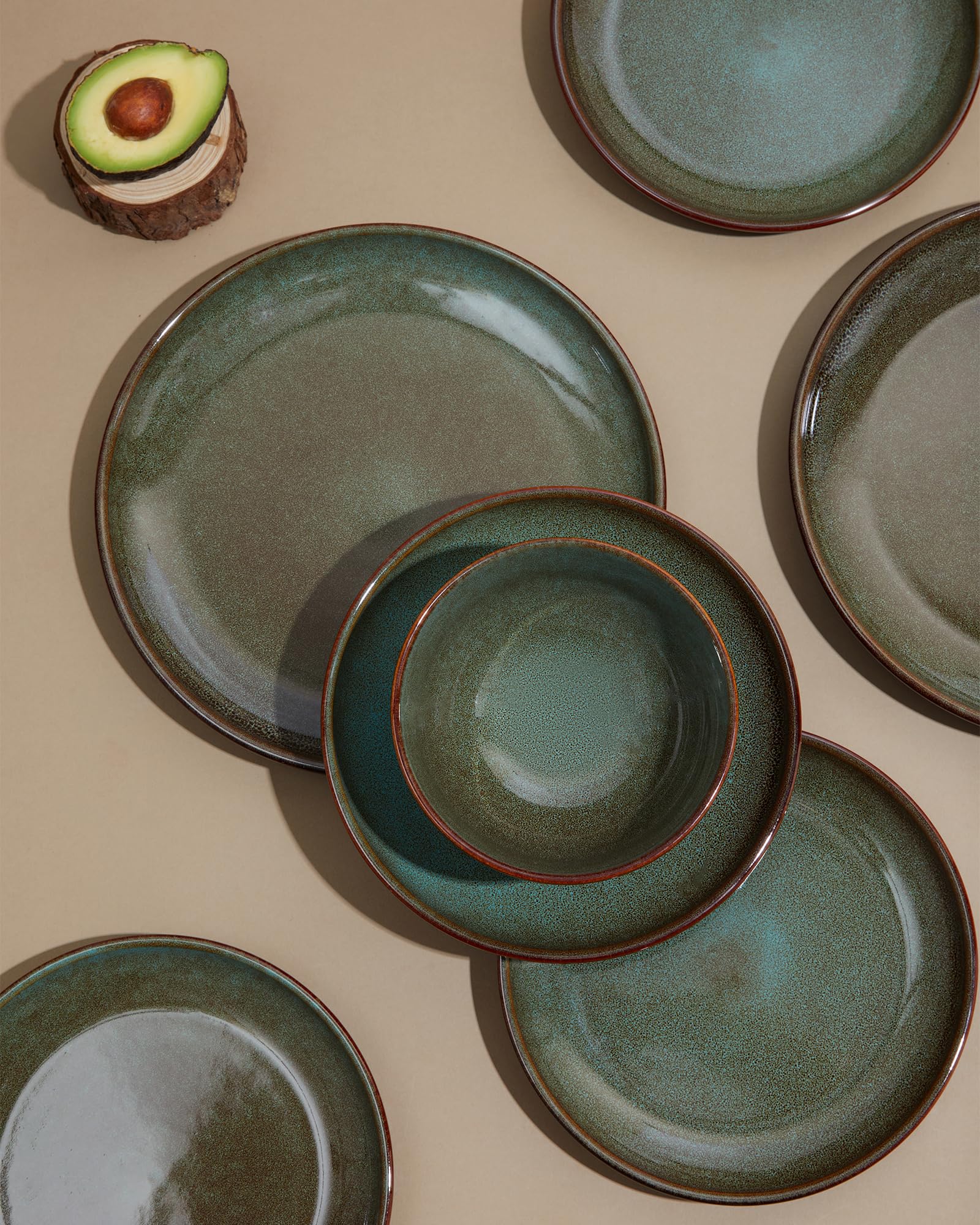 Pokini set of 4 offers a stackable, space-saving design.