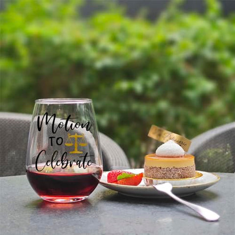 Pokolllee congratulatory gift box ensures pristine presentation for gifting.