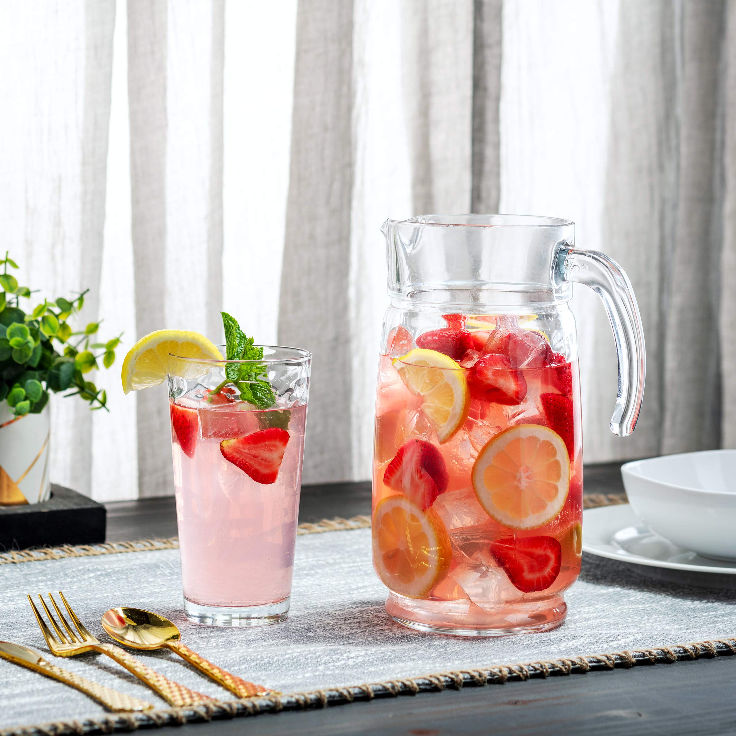 POPLASS Biscayne family dining setup featuring three sizes for every beverage.