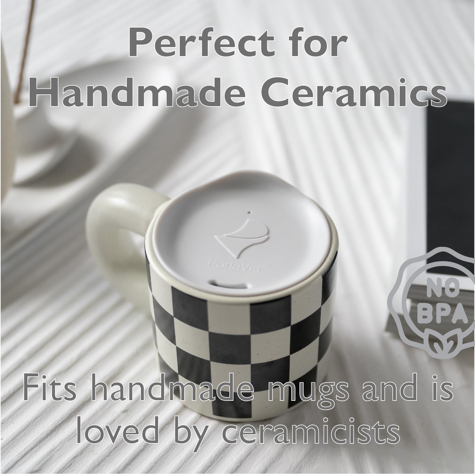 Porta Via lid seals heat for up to 30 minutes of sipping.