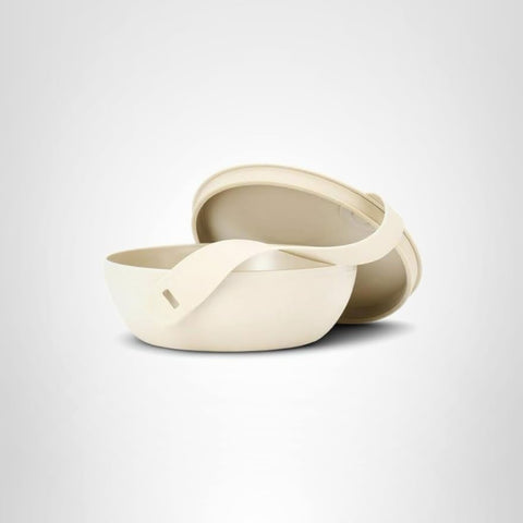 W&P Porter Bowl works with dressing container for separate dressings.