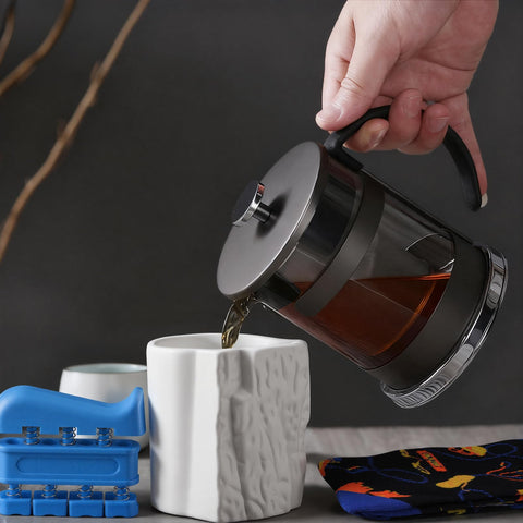 Potchen gift set detailed view highlights all included training tools.