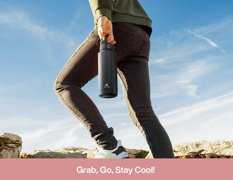 POWCAN 2-in-1 lid enables sipping or pouring with ease.