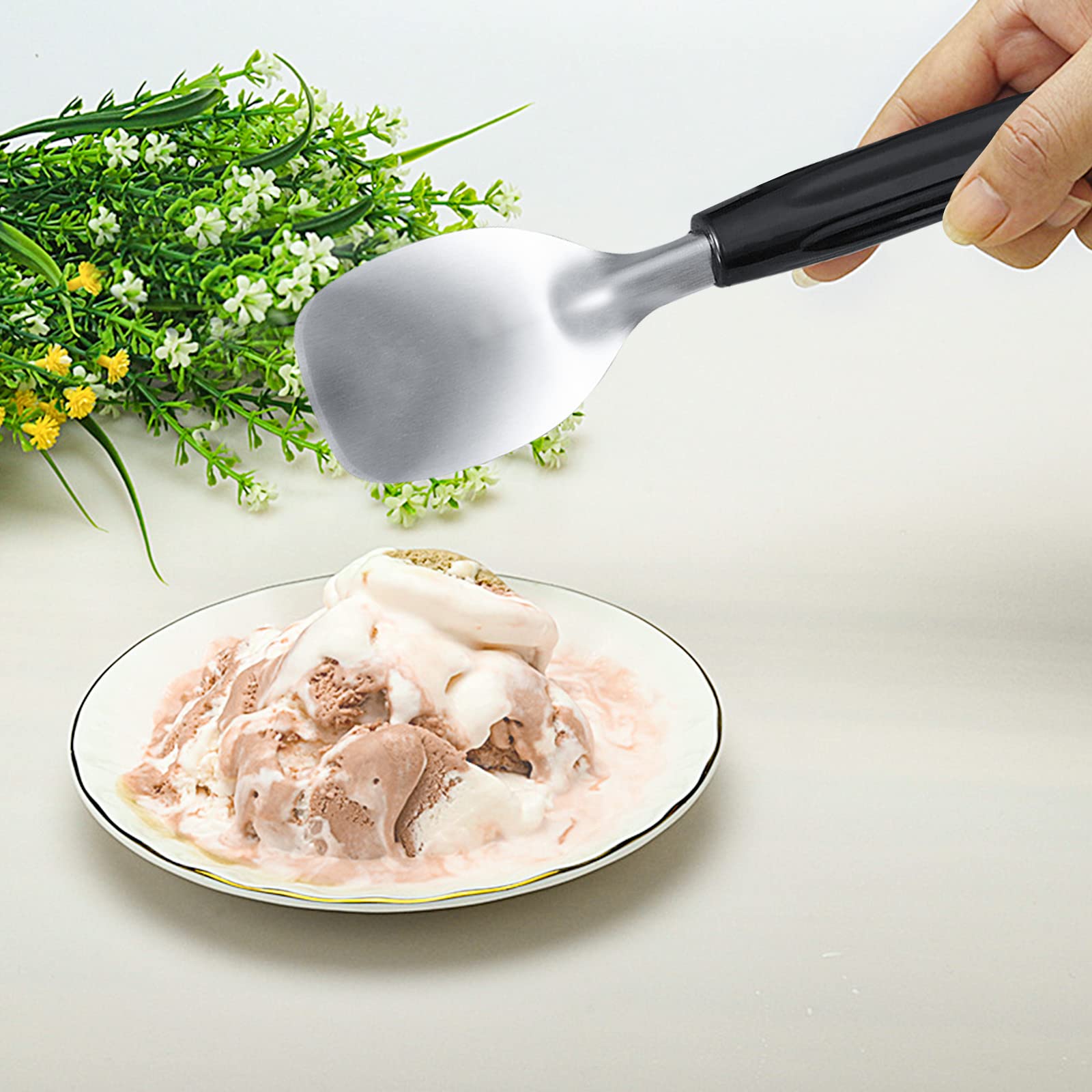 POWSHELF arthritis-friendly handle reduces hand fatigue while serving frozen treats