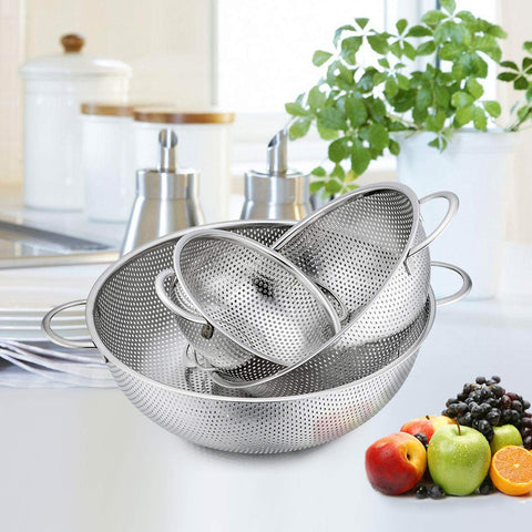 P&P CHEF micro-perforated colander drains fast without splashing.