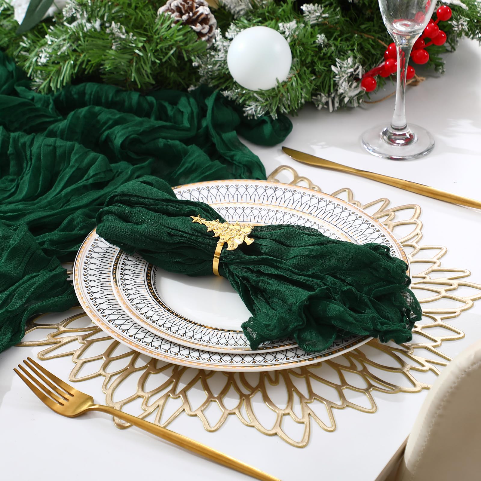 Preboun green Christmas table runner 90x300 cm for quick festive table styling