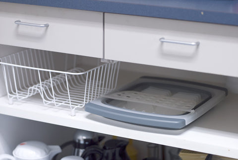 Over-sink setup with extended arms dries dishes efficiently