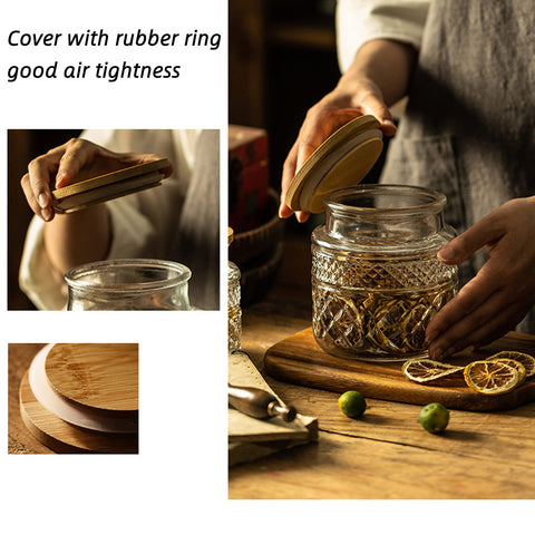 Prettidecor bamboo lid provides an airtight seal to keep foods dry.
