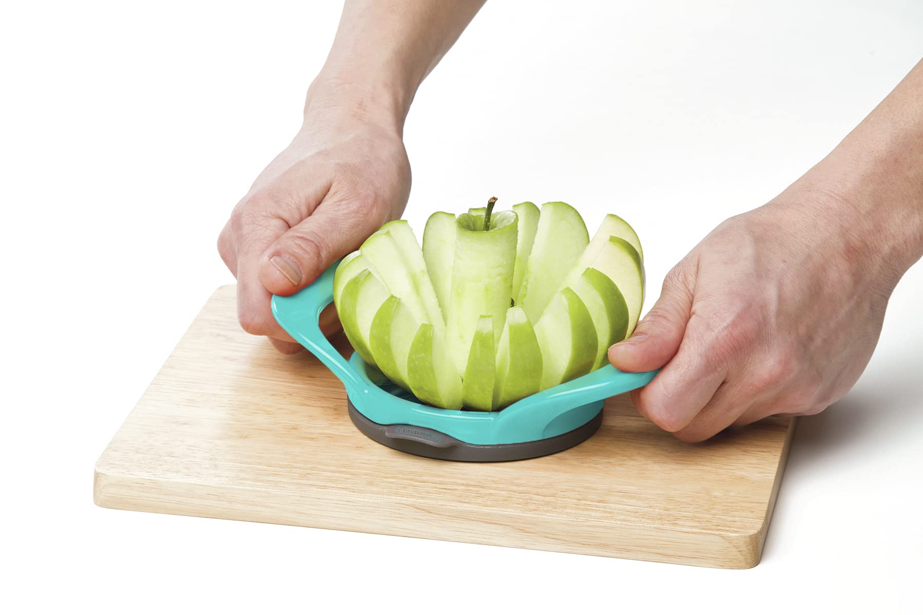 Progressive PrepWorks attached safety cover aids blade protection.