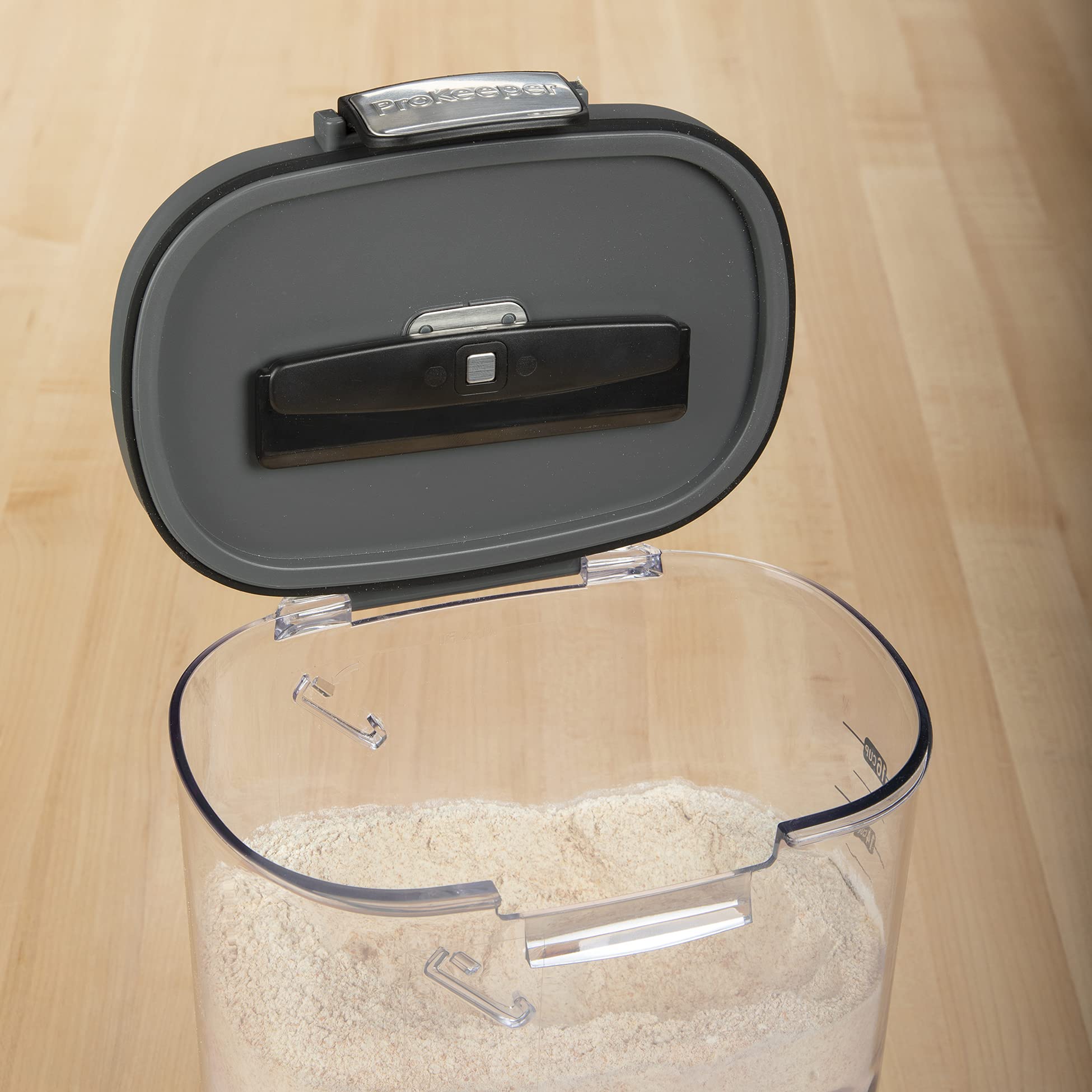 Progressive ProKeeper+ magnetic leveling bar for precise measuring.