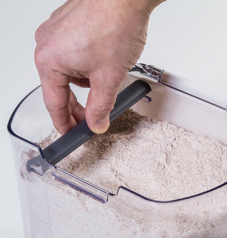 ProKeeper Flour Storage Container leveling bar helps mess-free measuring.