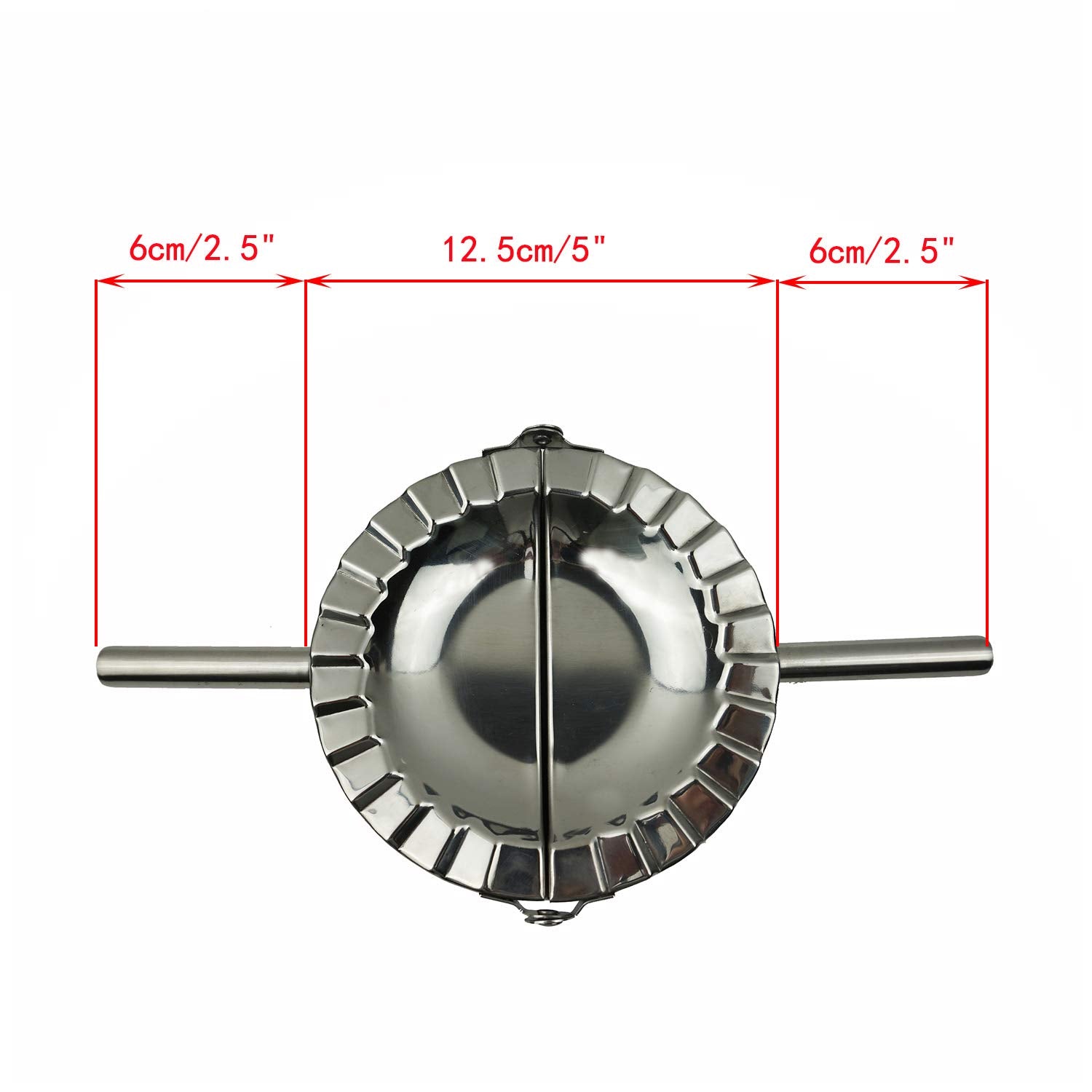Proshopping XL dumpling maker side handles provide easy grip during sealing.
