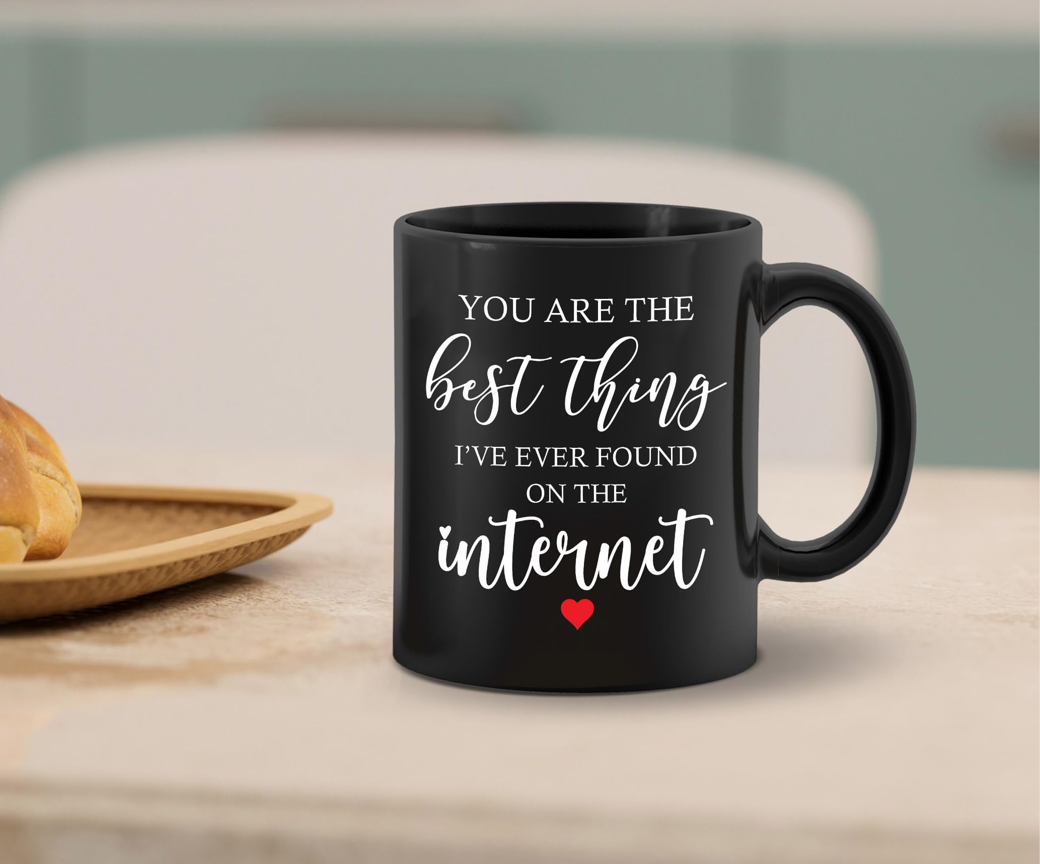 PUHEI mug handle ergonomics provide comfortable grip during long mornings.