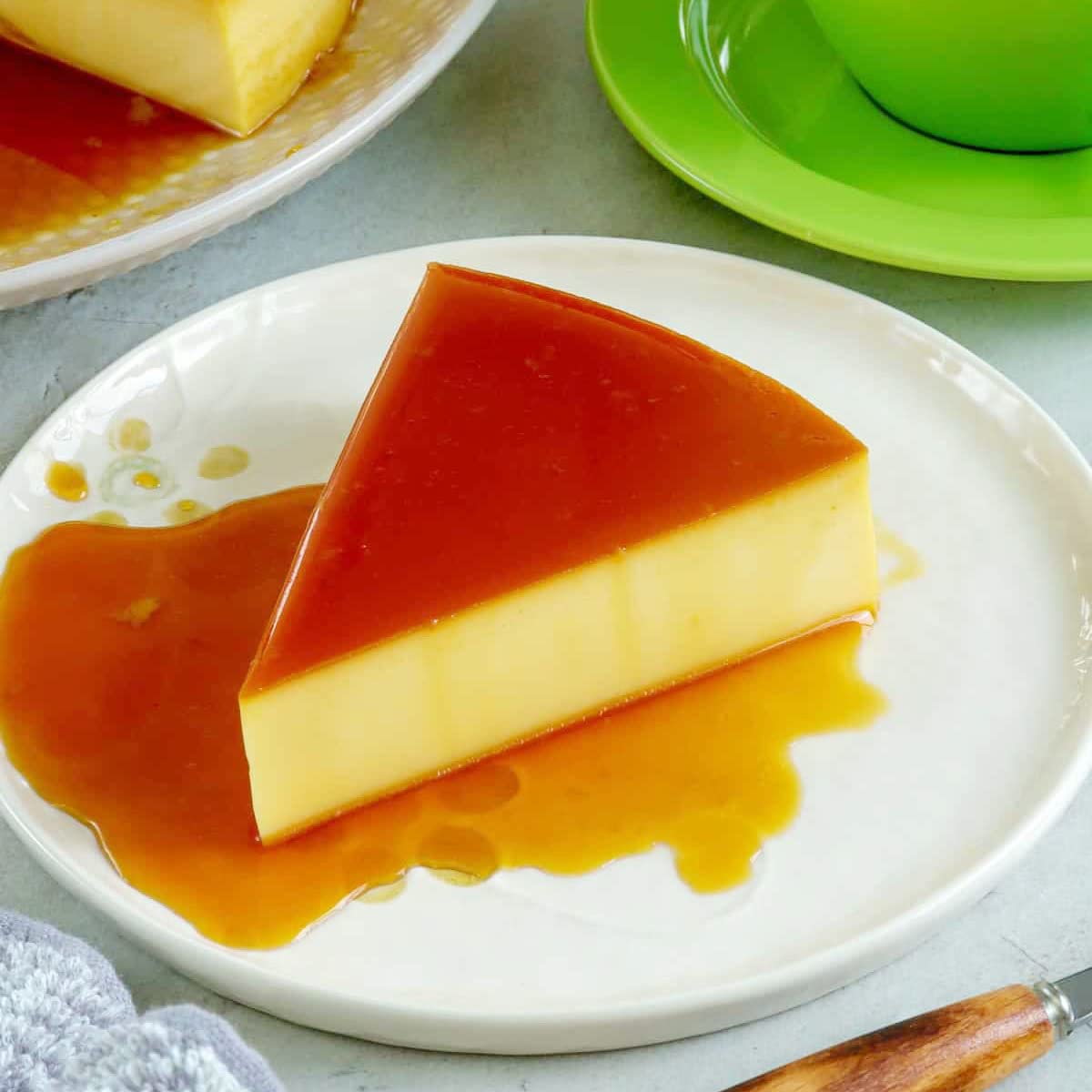 Puluru flan mold has a polished surface for easy cleaning.