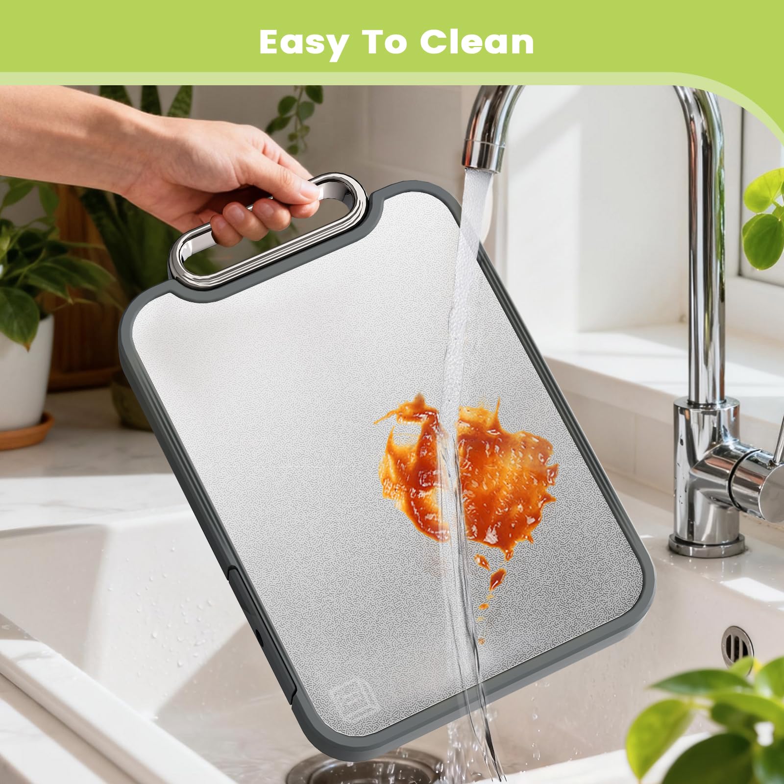 Puppiluv easy-to-clean surface on both sides.