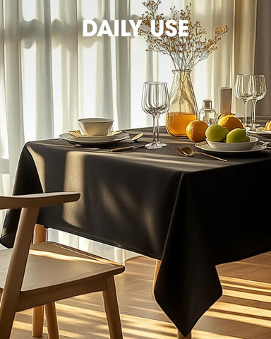 Pureegg wedding banquet table setting looks refined with the black rectangle cloth.