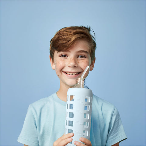 Purifyou travel case keeps straw set organized while traveling