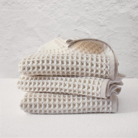 Püskül waffle towels 16x32 inches highlighting large size for versatile use.