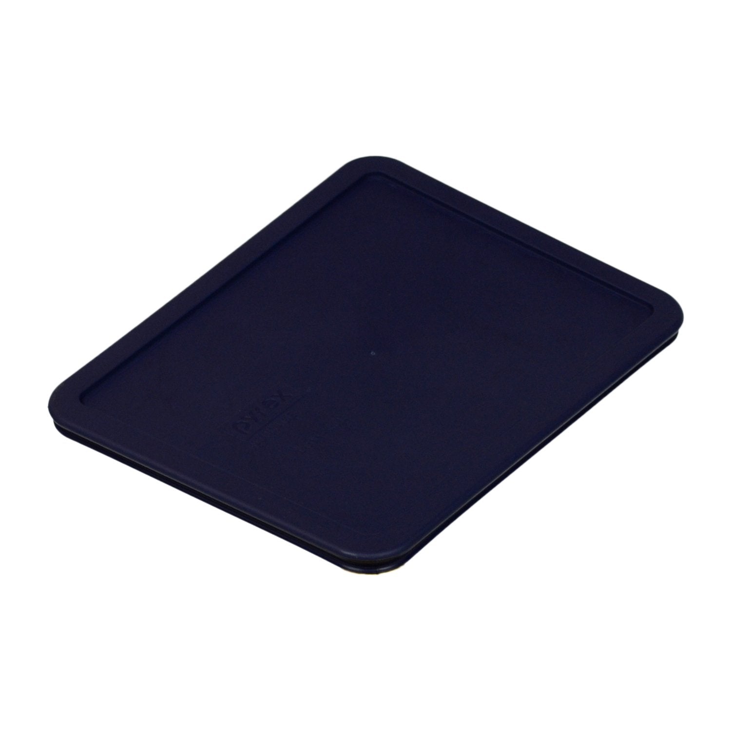 Pyrex airtight lid close-up showing secure fit and stain-resistant plastic.
